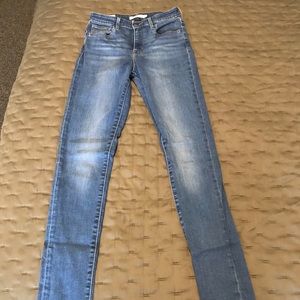 Levi’s 721 high rise skinny jeans